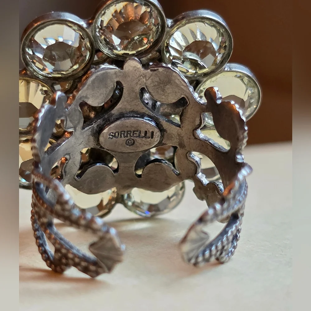 Sorrelli Floral Crystal Statement Ring – Champagne & Amber – Adjustable